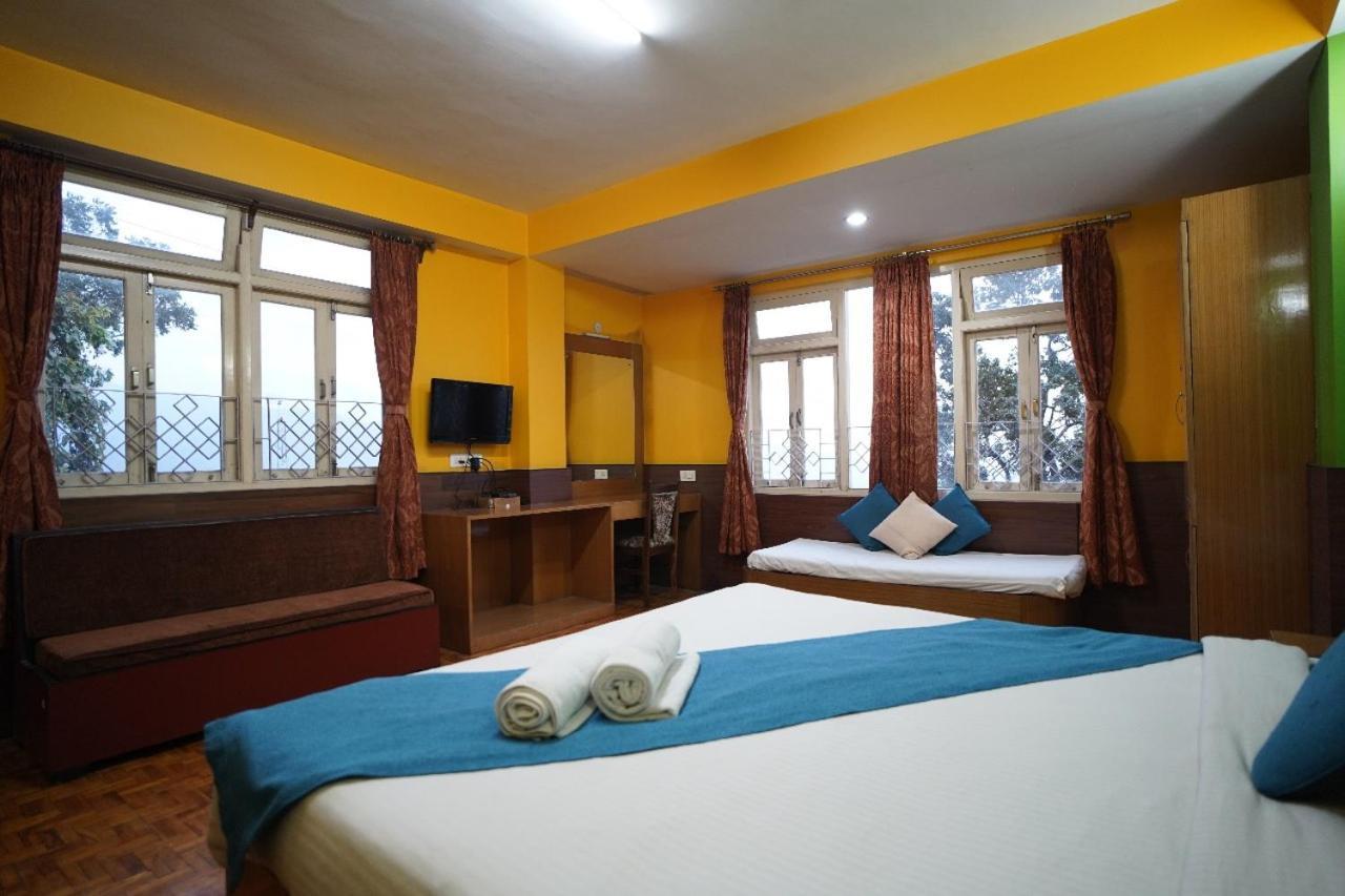 Hotel Due Pond Near Palzor Stadium Gangtok 강토크 외부 사진