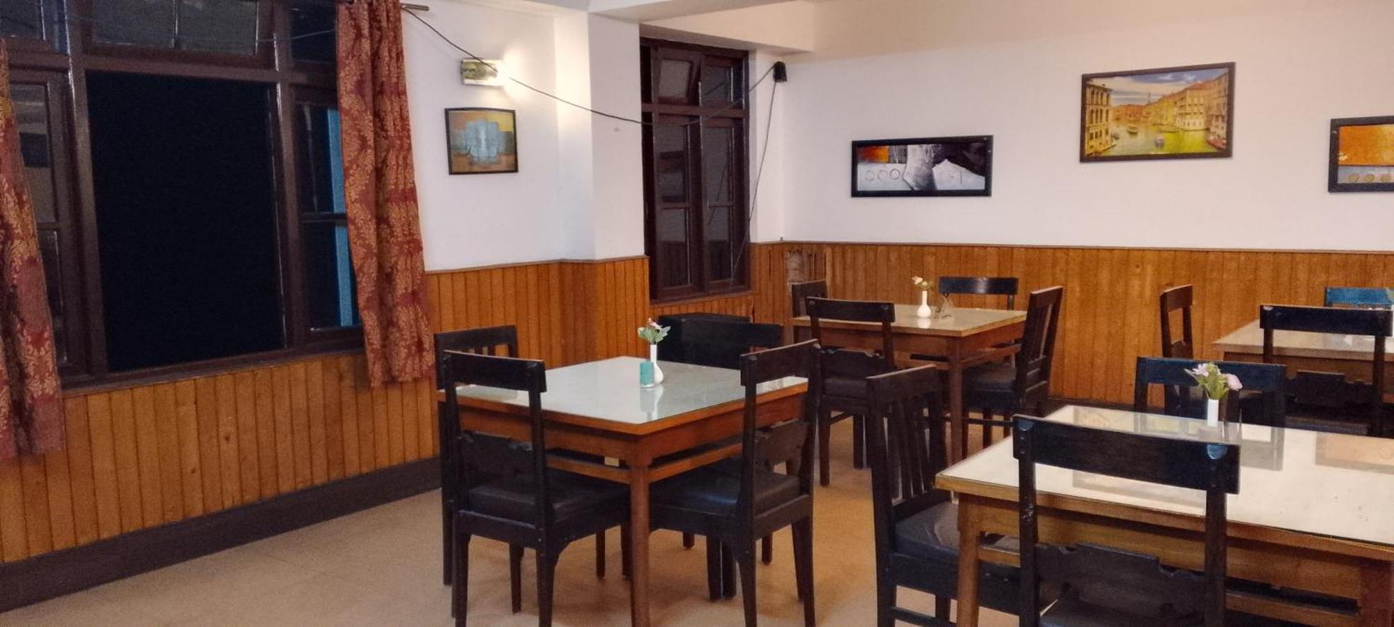 Hotel Due Pond Near Palzor Stadium Gangtok 강토크 외부 사진